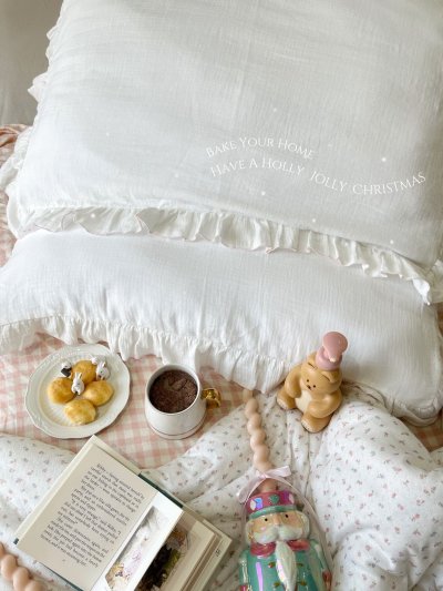 Ruffled Pillowcases Milky Strawberry
