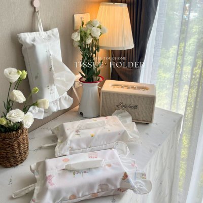 Ruffle Tissue Holder