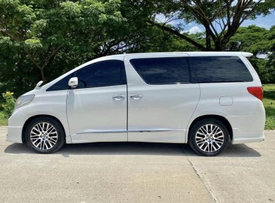 Toyota Alphard 7 ที่นั่ง