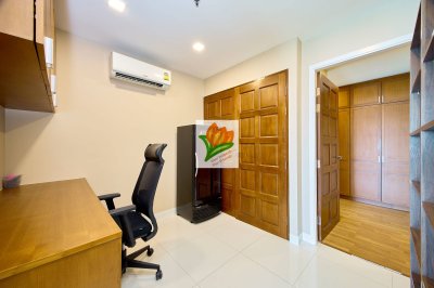 3 bedroom apartment at Pratumnak hill soi 4