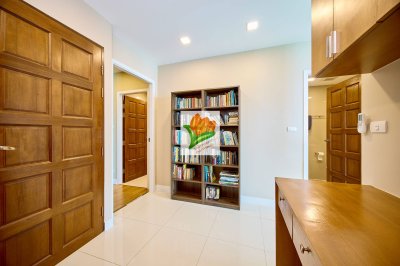 3 bedroom apartment at Pratumnak hill soi 4