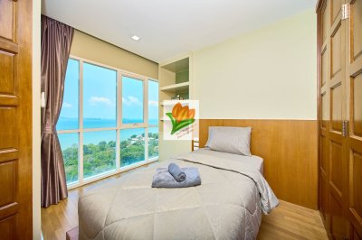 3 bedroom apartment at Pratumnak hill soi 4
