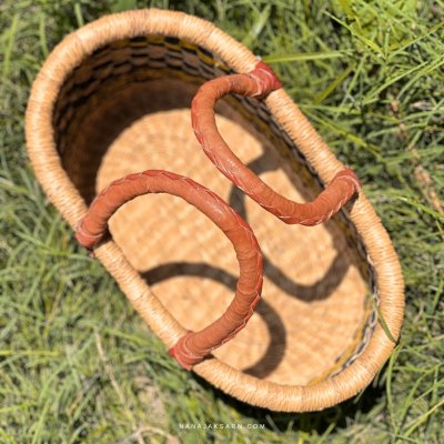 กระเป๋าสาน รุ่นออร่า โอวัล