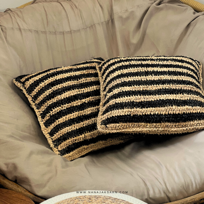 BLACK STRIPE WOVEN PILLOW 40X40 CM.