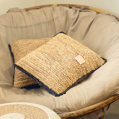 RAFFIA WOVEN PILLOW 40X40 CM.