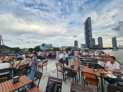 Spettacolo di Calypso Bangkok all'Asiatique con cena sul crociera al tramonto/o senza cena solo spettacolo