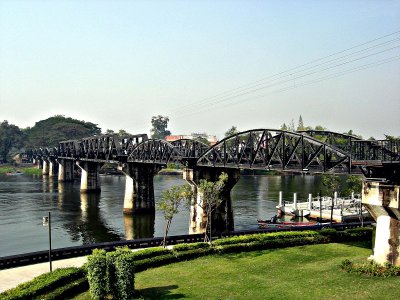 Mercato ferroviario di Maeklong – mercato gallegiante e Kanchanaburi (ferrovia della morte)(copy)