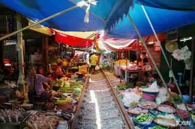 Mercato ferroviario di Maeklong – mercato gallegiante e Kanchanaburi (ferrovia della morte)(copy)