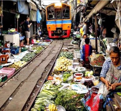 Mercato ferroviario di Maeklong – mercato gallegiante e Kanchanaburi (ferrovia della morte)(copy)