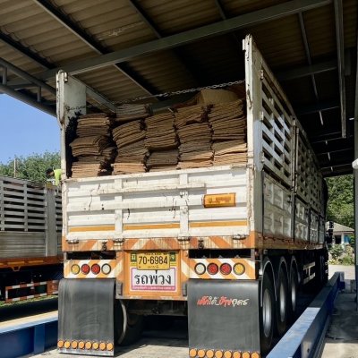 ขนส่งยางสกิมเครพ