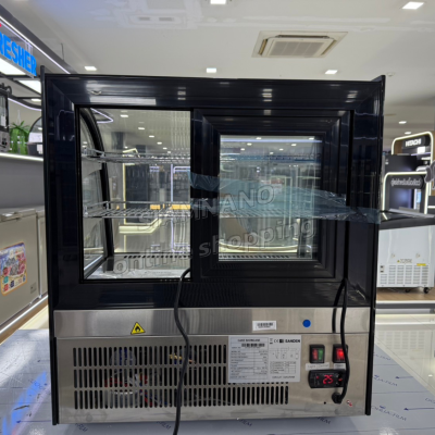 ตู้แช่เค้กวางเคาร์เตอร์กระจกโค้ง Sanden รุ่น SKC-0070G ขนาด 3Q มี 2 ชั้นวาง ตู้แช่เค้กวางเคาร์เตอร์กระจกโค้ง Sanden รุ่น SKC-0070G ขนาด 3Q มี 2 ชั้นวาง