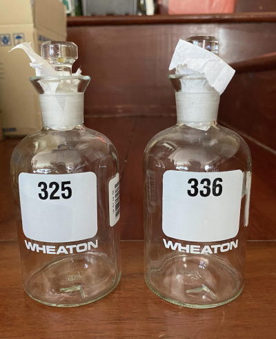 ขวด BOD 300 ml พร้อมจุกฝาแก้ว ยี่ห้อ Wheaton, U.S.A.