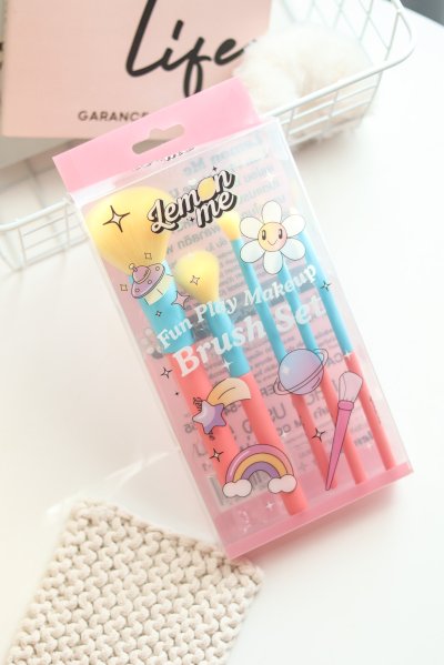 LEMON ME Fun Play Makeup Brush Set