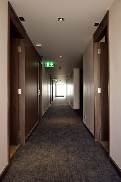 Louis' Tavern Hotel
