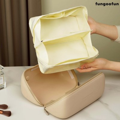 Fungoofun Time Capsule Make up Bag กระเป๋าเครื่องสำอางทรงแคปซูล กันน้ำพกพา รุ่น F530