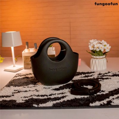 Fungoofun Purchase Package Medium+Inner Container กระเป๋าสะพาย 2-in-1 วัสดุ EVA กันน้ำ รุ่น F550M