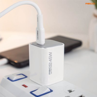 Recci PD 45W GaN Fast Charger รุ่น RC132 หัวชาร์จเร็วเทคโนโลยี GaN ขนาดจิ๋ว จ่ายไฟแรง White