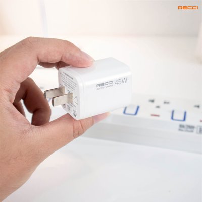 Recci PD 45W GaN Fast Charger รุ่น RC132 หัวชาร์จเร็วเทคโนโลยี GaN ขนาดจิ๋ว จ่ายไฟแรง White