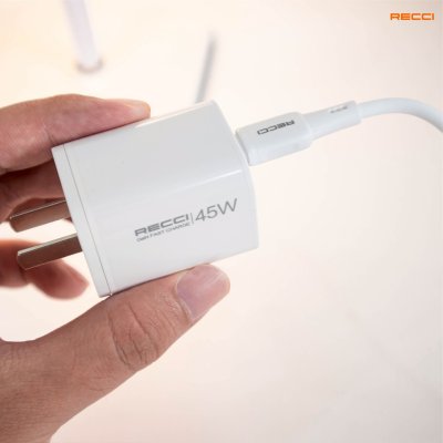 Recci PD 45W GaN Fast Charger Set รุ่น RC132CC ชุดหัวชาร์จเร็วพร้อมสาย Type-C to Type-C สีขาว
