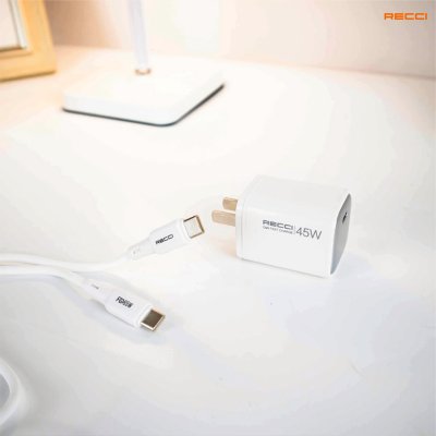 Recci PD 45W GaN Fast Charger Set รุ่น RC132CC ชุดหัวชาร์จเร็วพร้อมสาย Type-C to Type-C สีขาว