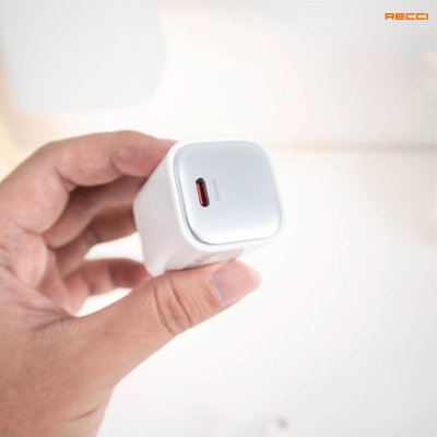 Recci PD 45W GaN Fast Charger Set รุ่น RC132CC ชุดหัวชาร์จเร็วพร้อมสาย Type-C to Type-C สีขาว