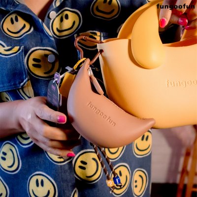 Fungoofun Inner Pocket Shopping Banana Charm F553 Mini พวงกุญแจกระเป๋าชอปปิงพับได้ ทรงกล้วยสุดชิค