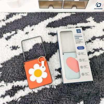 Dux Ducis Luvy Series Case เคสลายปักพรีเมียมพร้อมสายคล้องมือ for Samsung Galaxy Z Flip 8