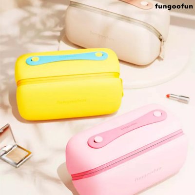 Fungoofun Time Capsule Make up Bag กระเป๋าเครื่องสำอางทรงแคปซูล กันน้ำพกพา รุ่น F530