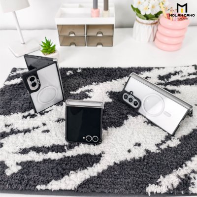 Molan Cano Metal Black MagSafe เคสสำหรับ Samsung Galaxy Z Flip 8 / Fold 8 / Fold 8 Ultra
