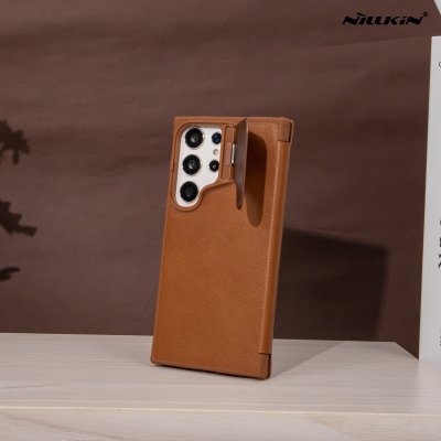 Nillkin Qin Prop Leather เคสหนัง ฝาพับ มีที่ปิดเลนส์ ขาตั้ง เก็บบัตรได้เยอะ รุ่น S24 Ultra ดำ/น้ำตาล