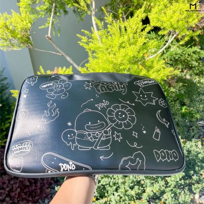 Gizmo x iCarer Family Shoulder Bag กระเป๋าโน้ตบุ๊ก 13/14 นิ้ว ลายลิขสิทธิ์แท้