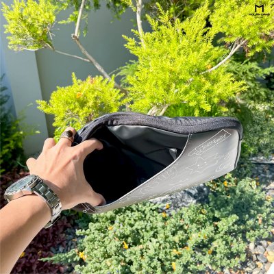 Gizmo x iCarer Family Shoulder Bag กระเป๋าโน้ตบุ๊ก 13/14 นิ้ว ลายลิขสิทธิ์แท้