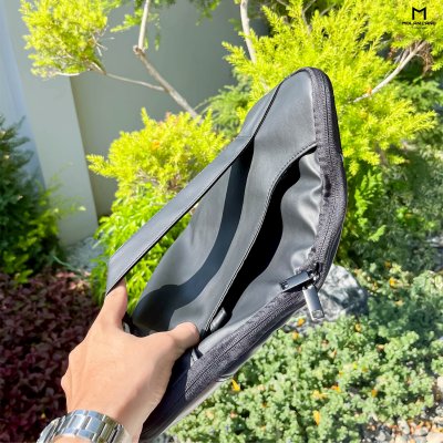 Gizmo x iCarer Family Shoulder Bag กระเป๋าโน้ตบุ๊ก 13/14 นิ้ว ลายลิขสิทธิ์แท้