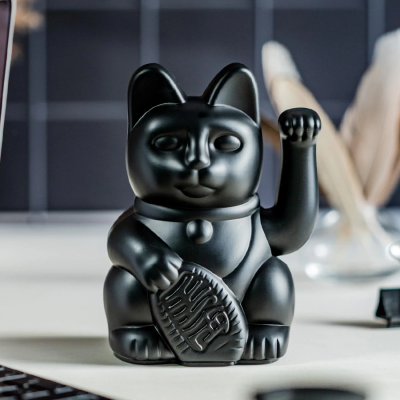 Gizmo Lucky Cat Classic Collection แมวกวักสี Black สัญลักษณ์แห่งความสง่างามและอำนาจเด็ดขาด