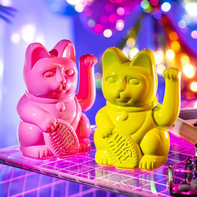 Gizmo Lucky Cat THE MIAMI Collection แมวกวักสี Glossy Pink สัญลักษณ์แห่งความหลากหลายและการเปิดกว้าง