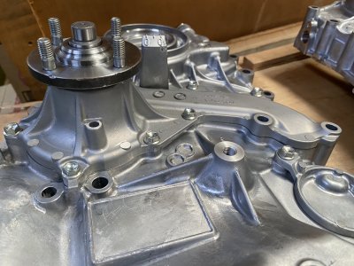 ฝาครอบสายพานราวลิ้น+ปั้มน้ำ TT REVO Benzin 2.7 2TR +ปั้มน้ำ แท้