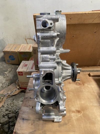 ฝาครอบสายพานราวลิ้น+ปั้มน้ำ TT REVO Benzin 2.7 2TR +ปั้มน้ำ แท้