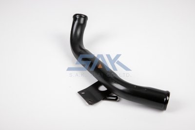 แป๊บต่อท่อยางหม้อน้ำ MB FN527-TURBO กลาง SAK