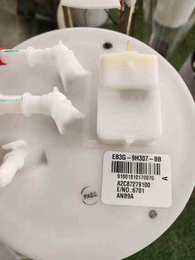 ลูกลอย + ปั้มติ๊ก MD FORD-T7-9 แท้