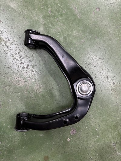 ปีกนกบน NS NAVARA5-6เกียร +ลูกหมาก L SAK