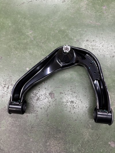 ปีกนกบน NS NAVARA5-6เกียร +ลูกหมาก R SAK