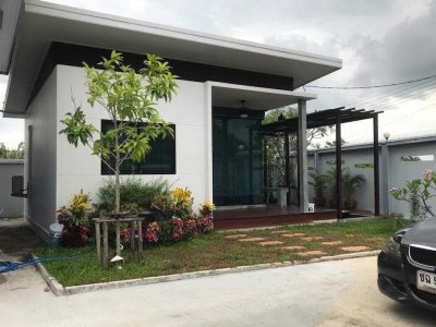โรงงานพี่วัฒน์