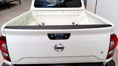 10 กันรอยฝาท้ายกระบะ