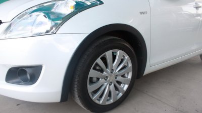 10 คิ้วล้อ (แบบไม่เจาะรถ)