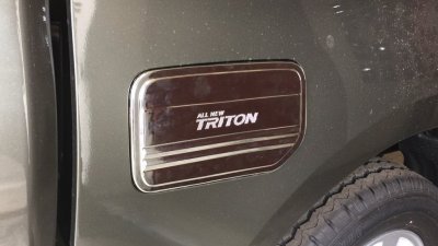 9 Tank Cover (Double Cab) chrome