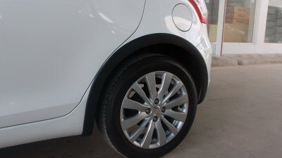 10 คิ้วล้อ (แบบไม่เจาะรถ)