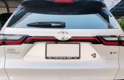 7 TOYOTA YARIS CROSS (YEAR 2023) คิ้วฝากระโปรงท้าย