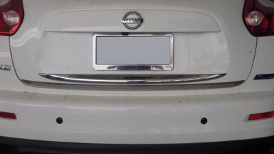 10 คิ้วฝากระโปรงท้าย (ตัวบน)