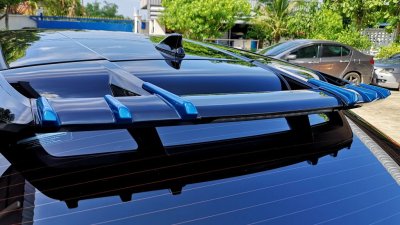 8 Rear (Extended) Spoiler