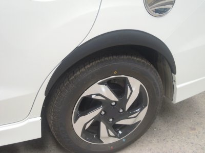 11 คิ้วล้อ